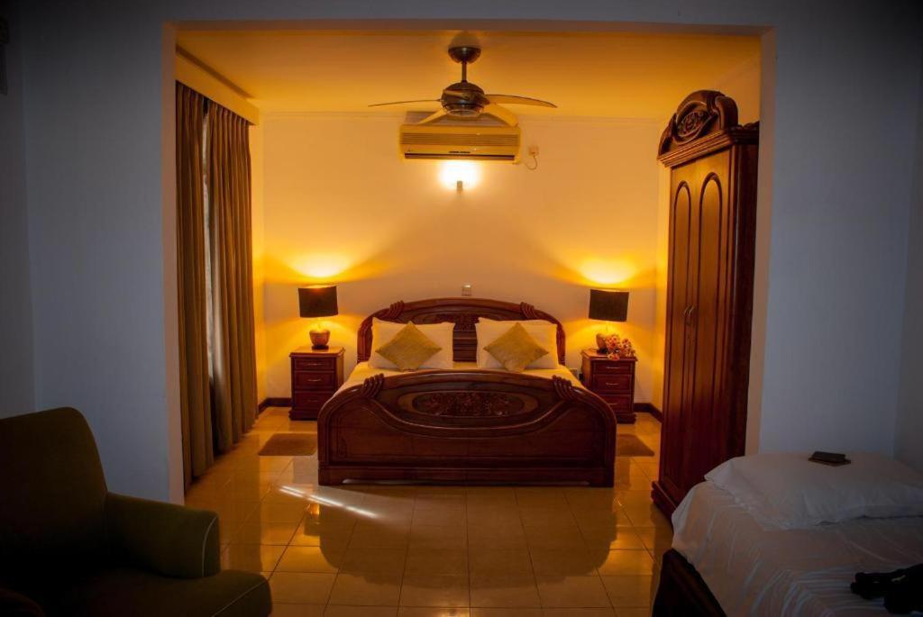 Ocean Beauty Guest House Negombo Buitenkant foto