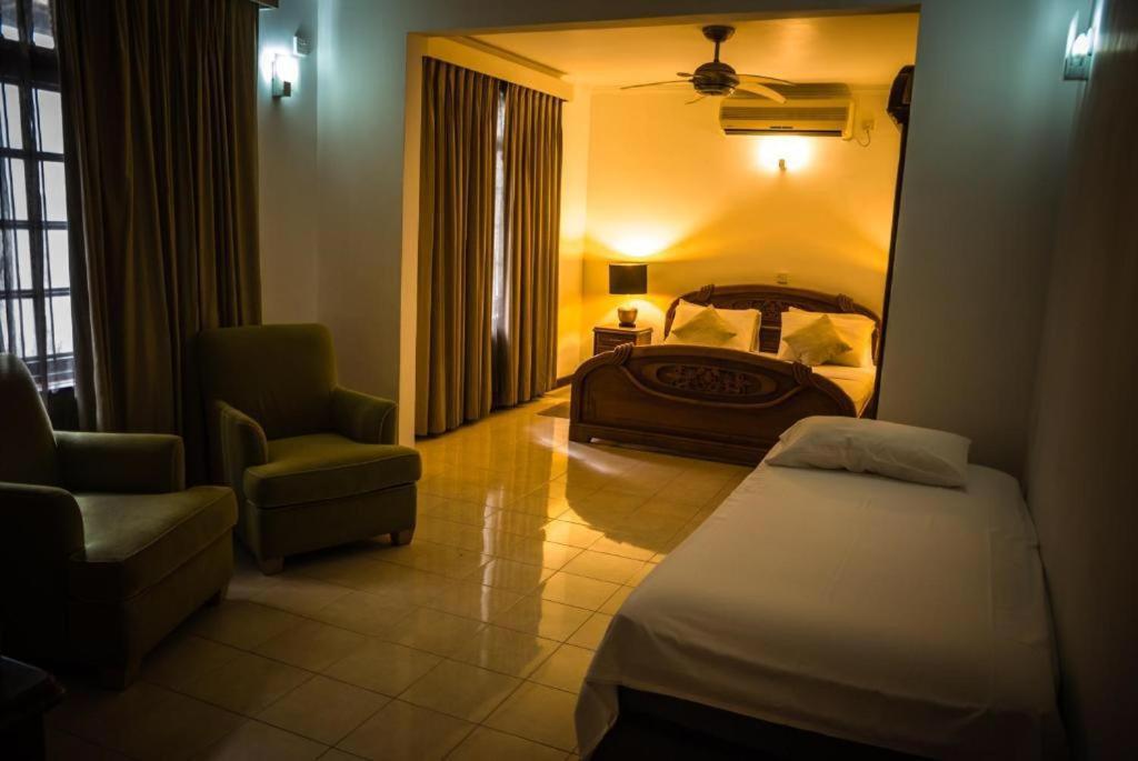 Ocean Beauty Guest House Negombo Buitenkant foto