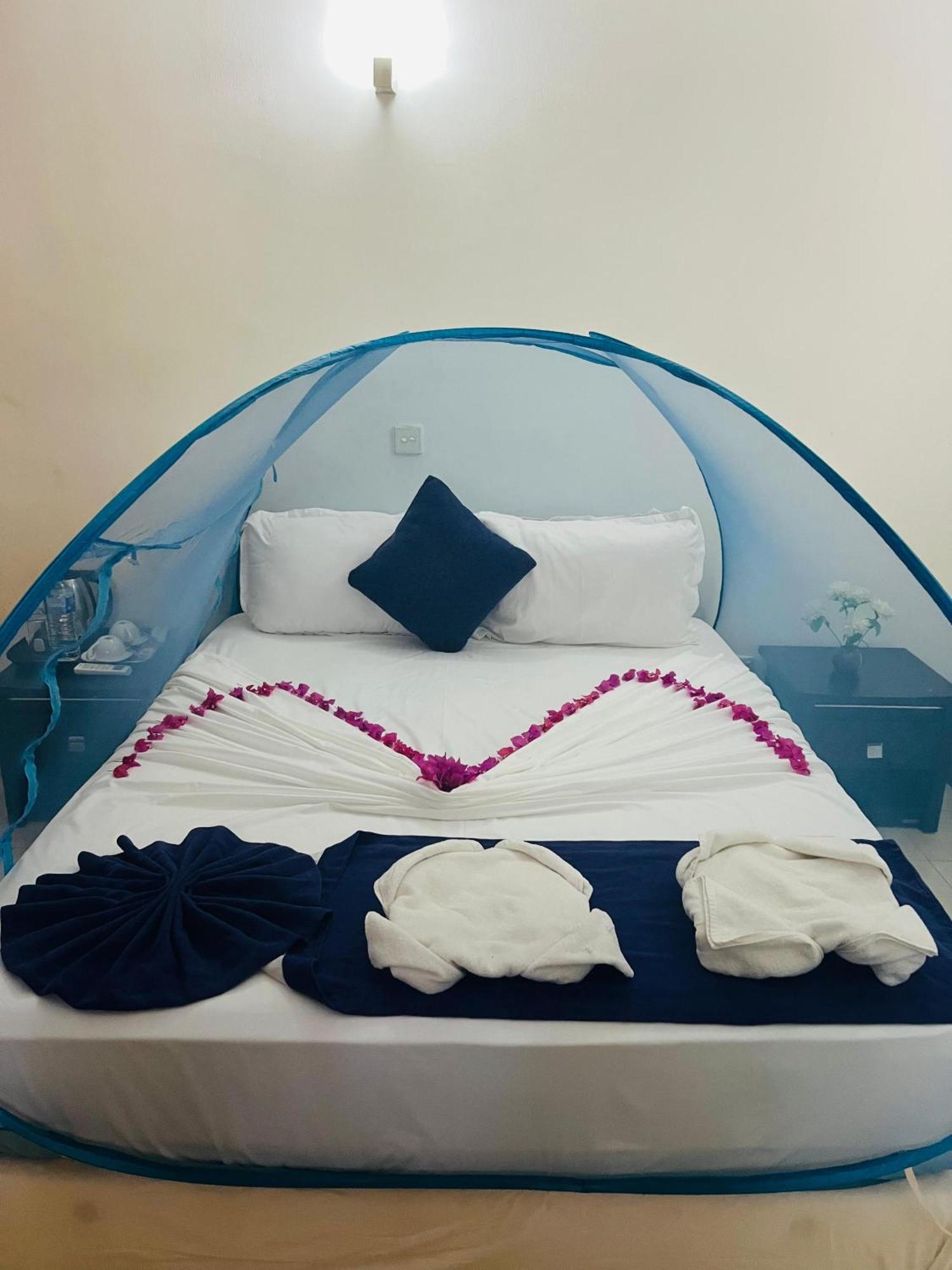 Ocean Beauty Guest House Negombo Buitenkant foto